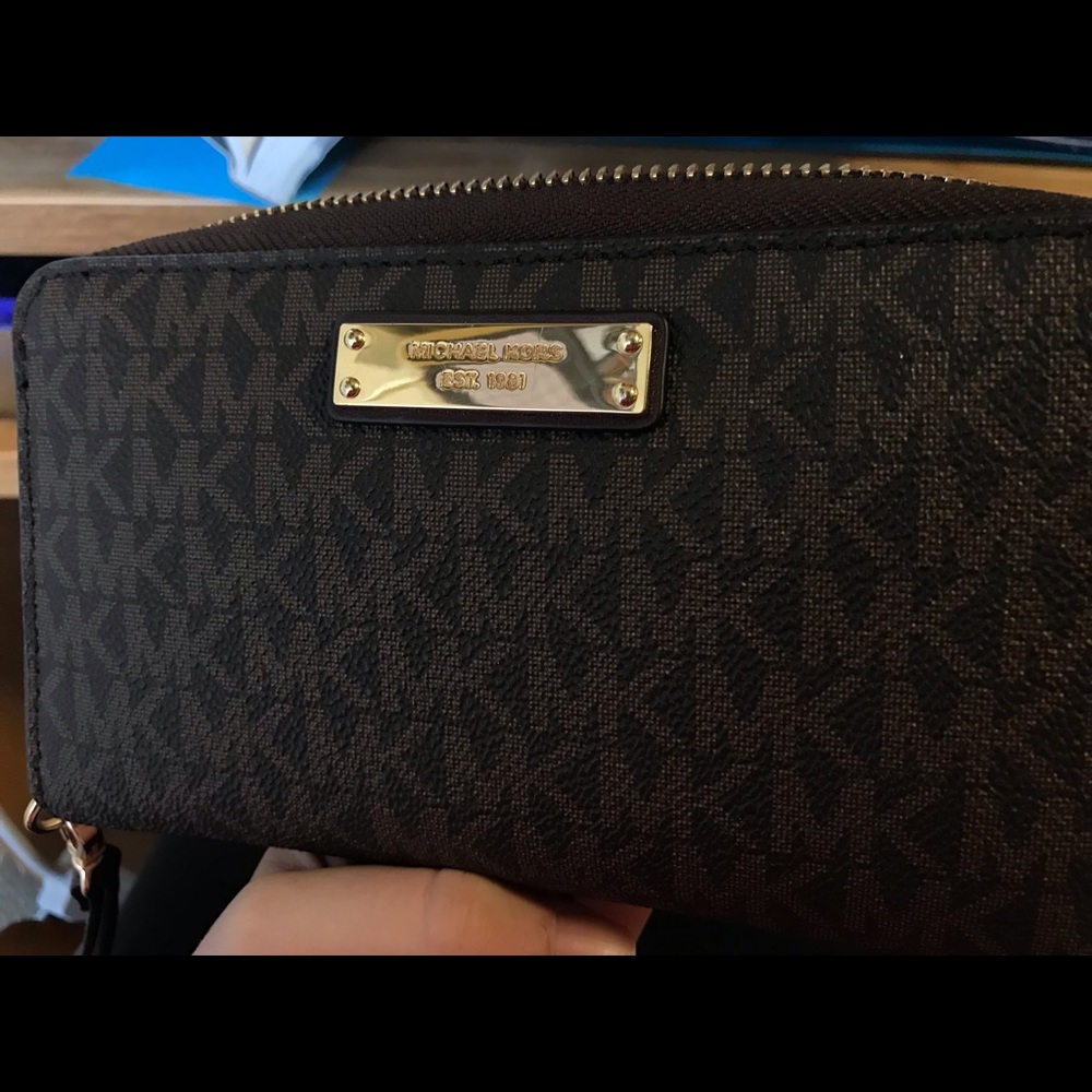 New Michael Kors Clutch/ Wallet.